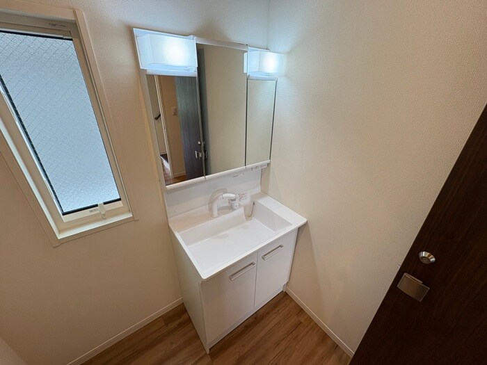 物件内観写真9　(洗面)