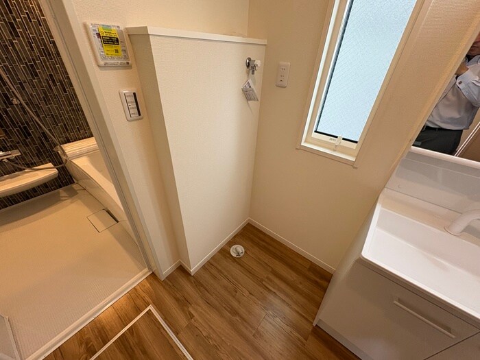 物件内観写真10　(洗濯機置場)