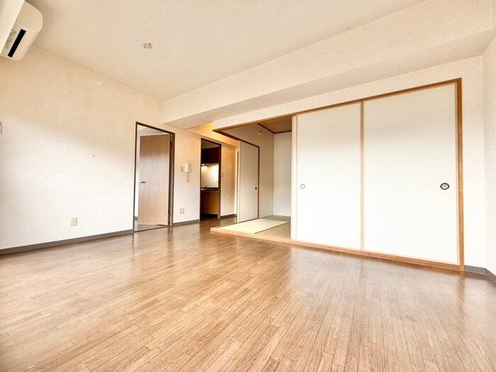 物件内観写真8　(居室)