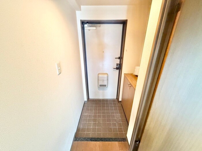 物件内観写真16　(玄関)