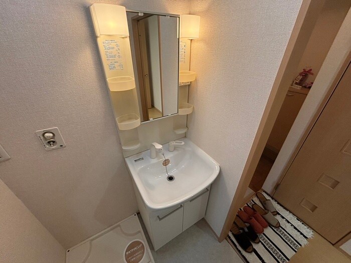 物件内観写真11　(洗面)