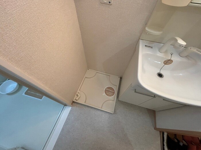 物件内観写真12　(洗濯機置場)