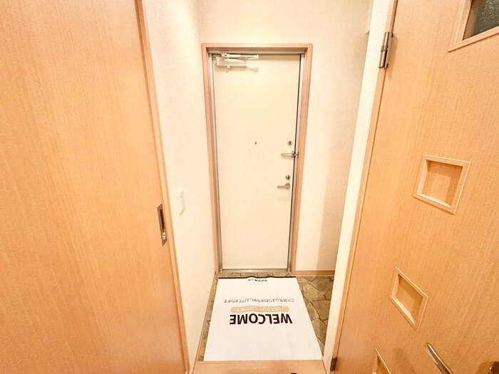 物件内観写真16　(玄関)