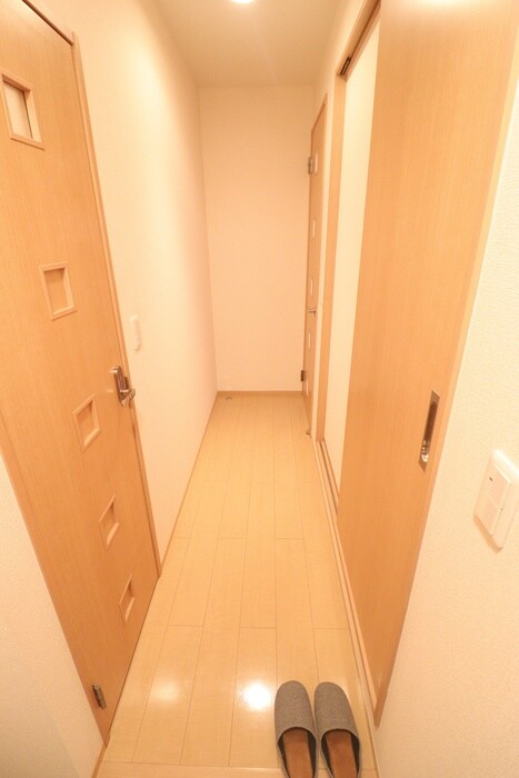 物件内観写真16　(廊下)