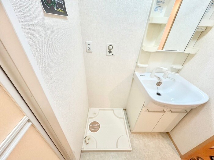 物件内観写真17　(洗濯機置場)