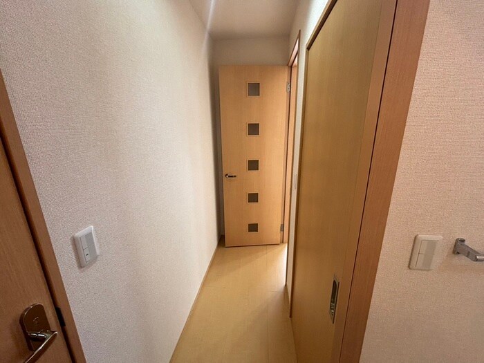 物件内観写真18　(廊下)