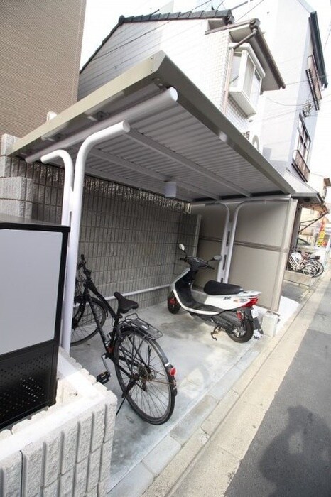 物件外観写真3　(駐輪場)