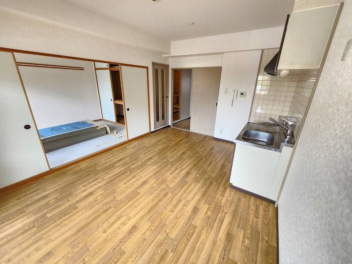 物件内観写真8　(居室)