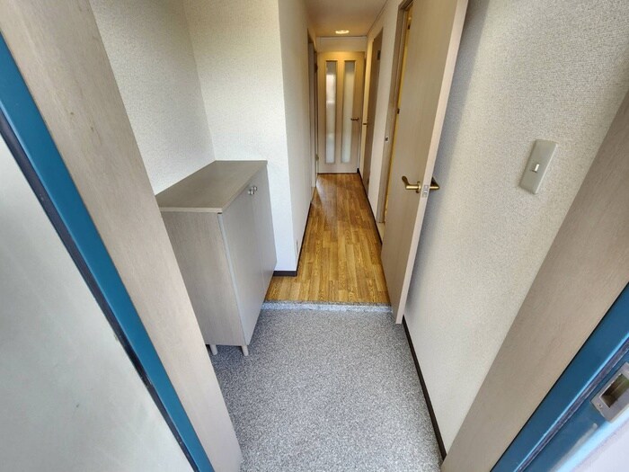 物件内観写真18　(玄関)