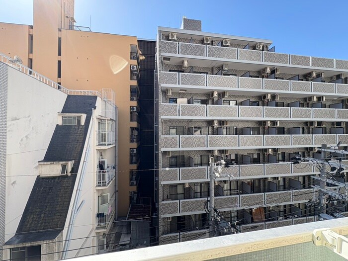 物件内観写真13　(室内からの展望)