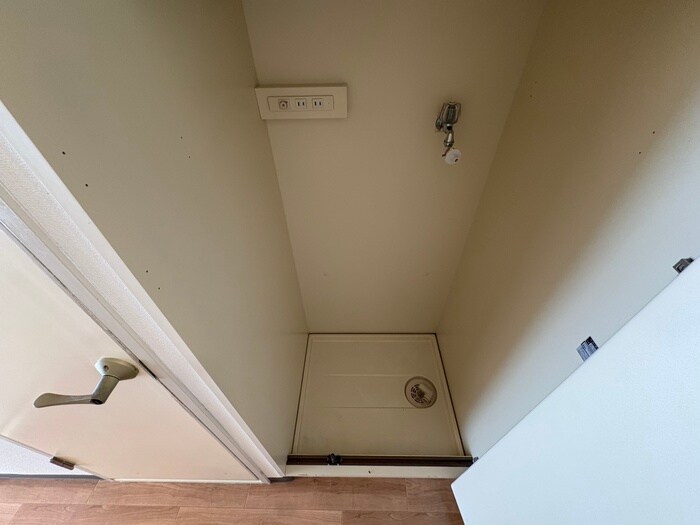 物件内観写真20　(洗濯機置場)
