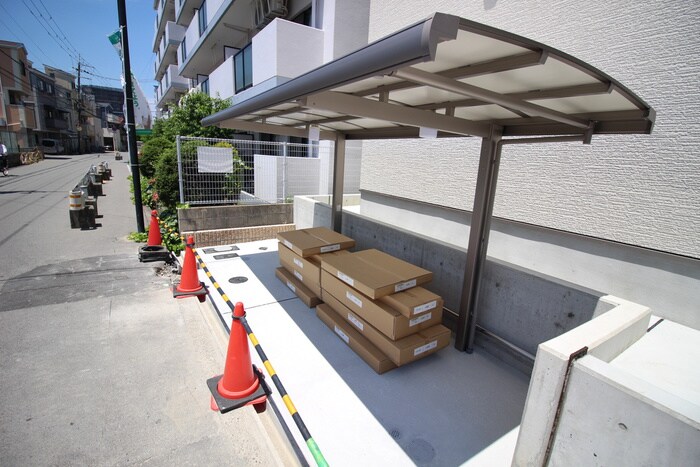 物件外観写真2　(駐輪場)