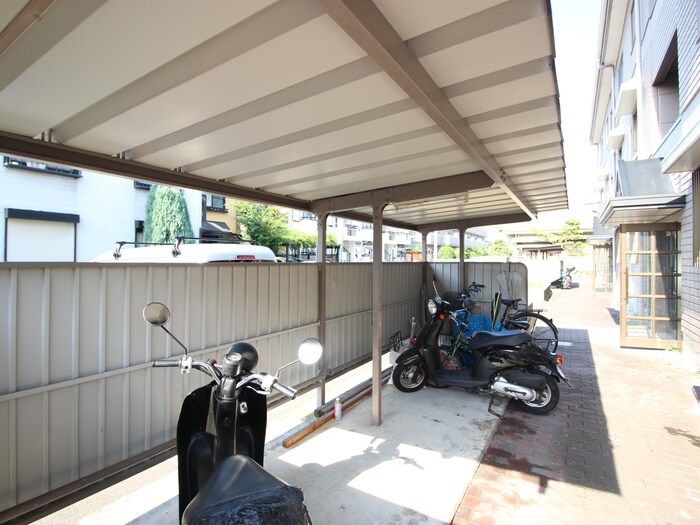 物件外観写真3　(駐輪場)