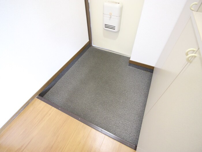 物件内観写真15　(玄関)