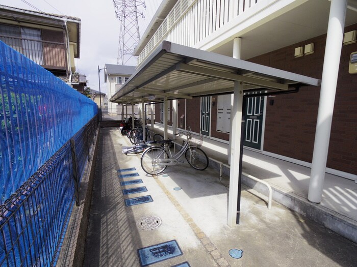 物件外観写真5　(駐輪場)