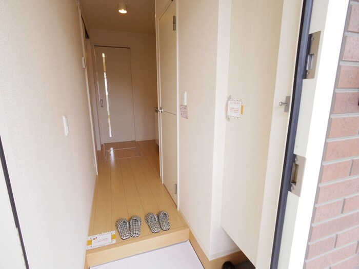 物件内観写真21　(玄関)