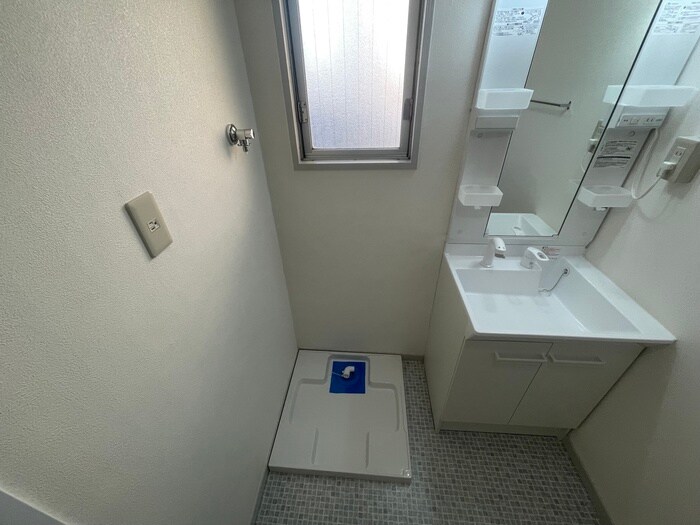 物件内観写真13　(洗濯機置場)