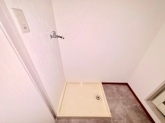 物件内観写真13　(洗濯機置場)