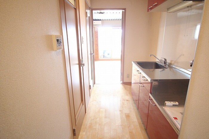 物件内観写真8　(廊下)