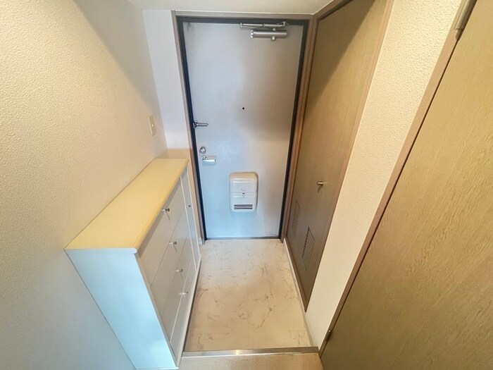 物件内観写真17　(玄関)