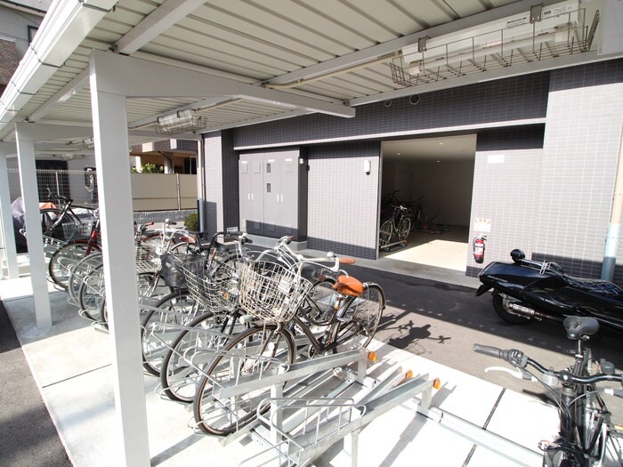 物件外観写真5　(駐輪場)