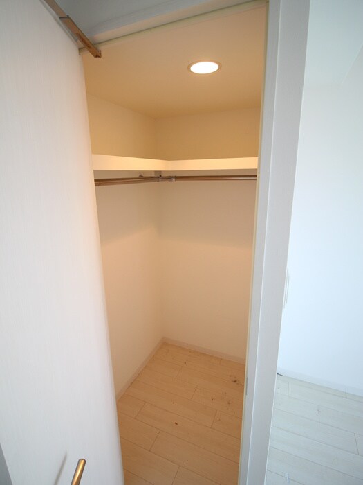 物件内観写真10　(収納)