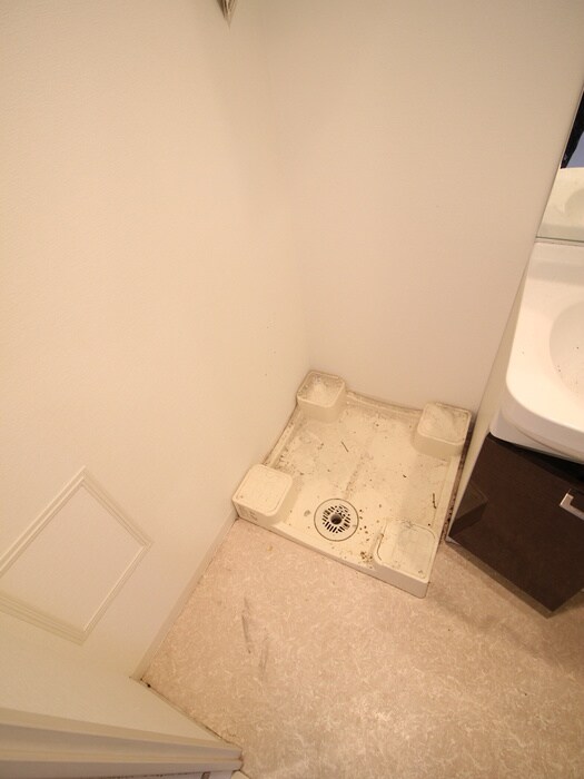 物件内観写真14　(洗濯機置場)