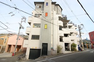 ハイツラ－ニョＡ棟外観写真