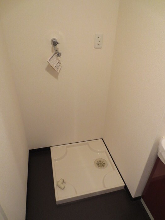 物件内観写真11　(洗濯機置場)