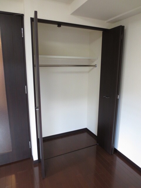 物件内観写真12　(収納)