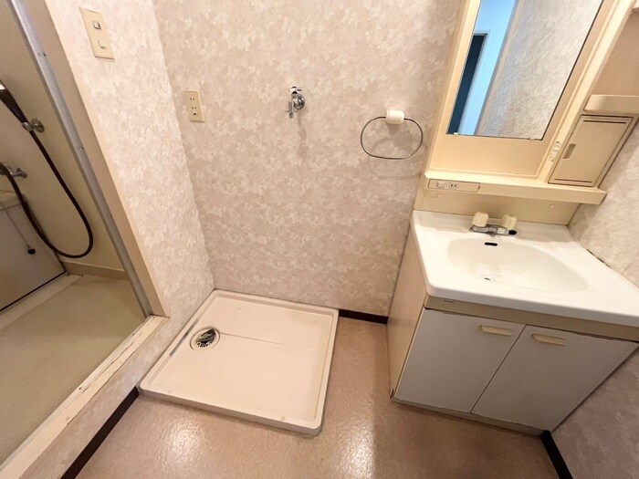 物件内観写真18　(洗濯機置場)