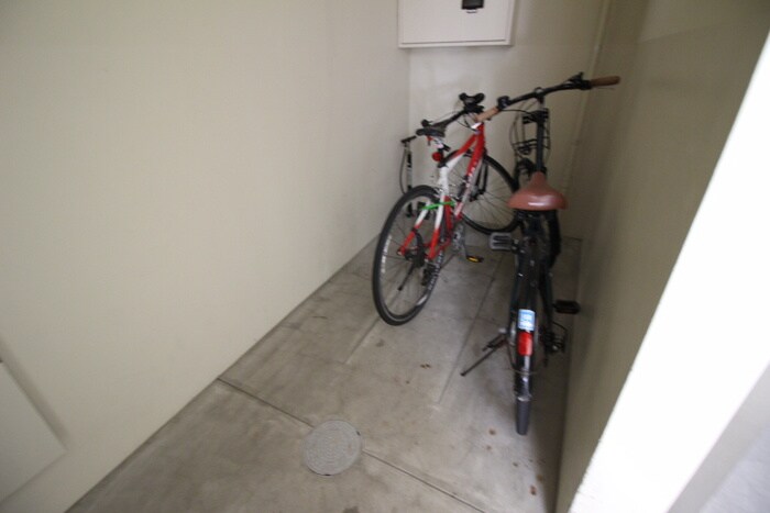 物件外観写真5　(駐輪場)