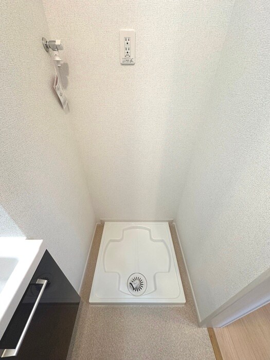 物件内観写真18　(洗濯機置場)