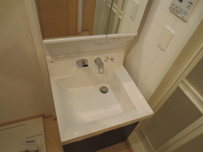 物件内観写真8　(洗面)