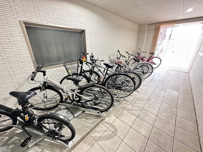 物件外観写真2　(駐輪場)