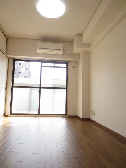 物件内観写真9　(居室)