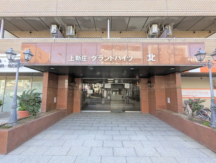 物件外観写真3　(エントランス部分)