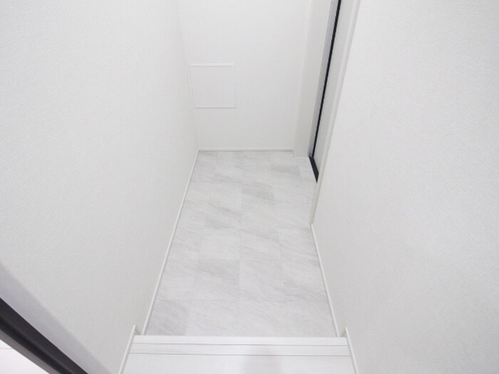 物件内観写真16　(玄関)
