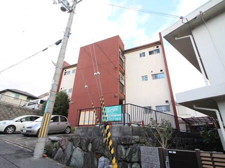 栗ヶ谷マンション外観写真