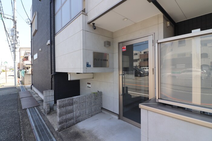 物件外観写真4　(エントランス部分)