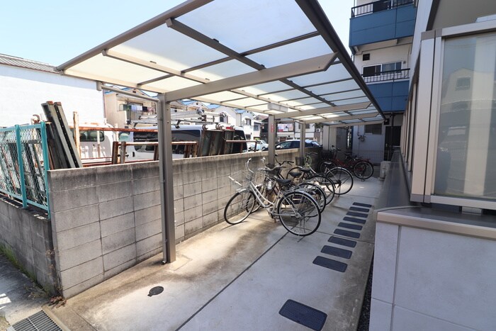 物件外観写真5　(駐輪場)