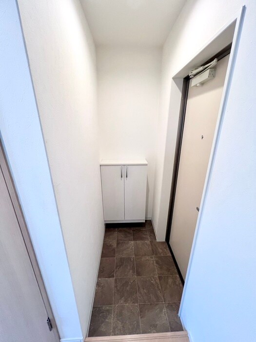 物件内観写真16　(玄関)