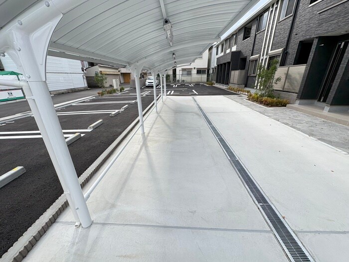 物件外観写真4　(駐輪場)