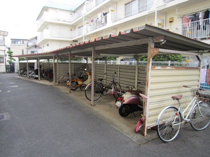 物件外観写真5　(駐輪場)