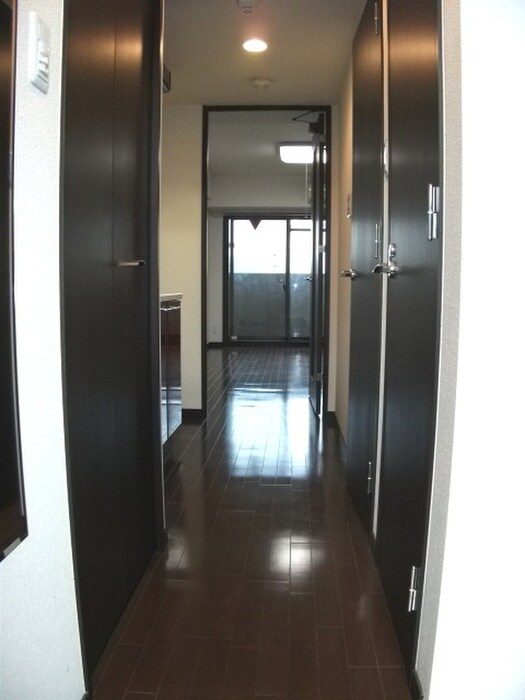 物件内観写真14　(廊下)