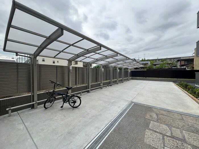物件外観写真4　(駐輪場)