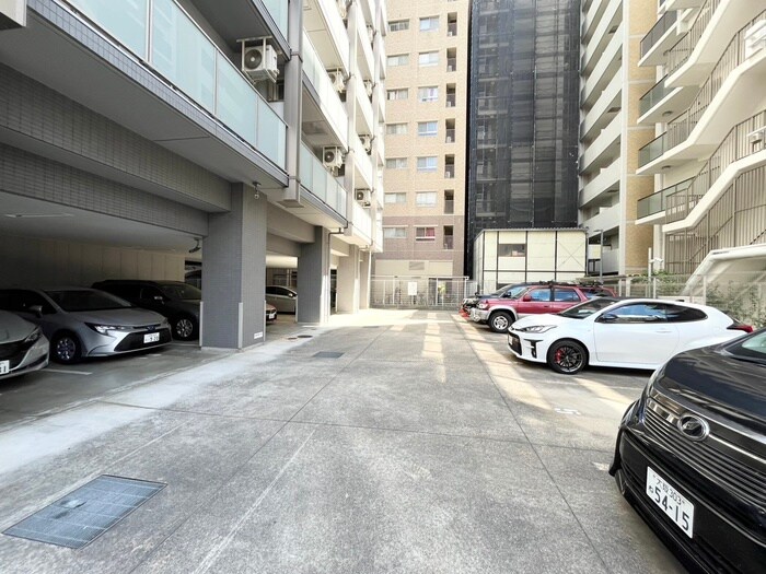 物件外観写真4　(駐車場)