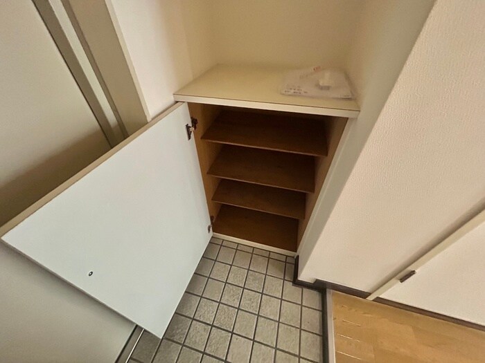 物件内観写真8　(靴箱)