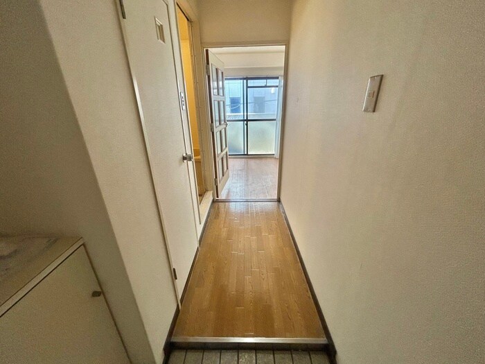 物件内観写真9　(廊下)