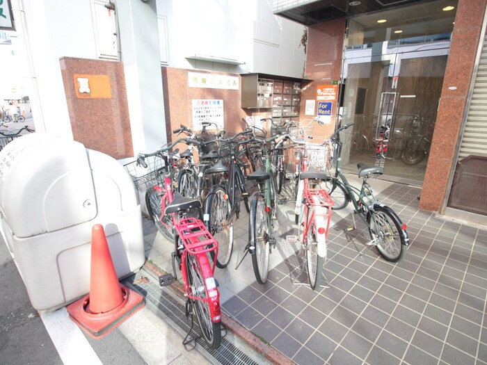 物件外観写真3　(駐輪場)